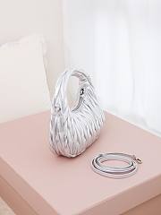 Fortok Miu Miu Wander matelassé nappa leather hobo bag Silver 20*17*6cm - 2