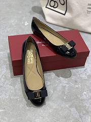 Fortok Salvatore Ferragamo Varina ballet flats Patent Leather Black - 2