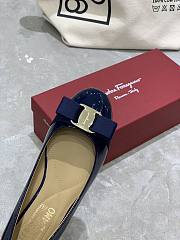 Fortok Salvatore Ferragamo Varina ballet flats Patent Leather Navy Blue - 6