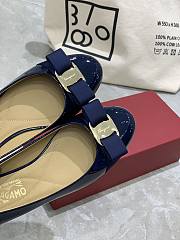 Fortok Salvatore Ferragamo Varina ballet flats Patent Leather Navy Blue - 5