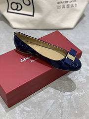 Fortok Salvatore Ferragamo Varina ballet flats Patent Leather Navy Blue - 2