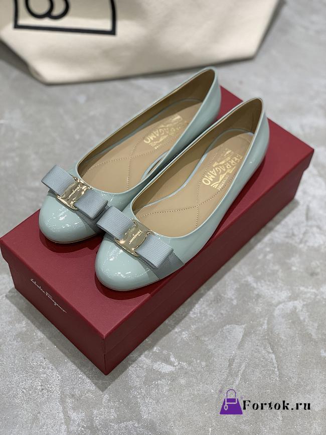 Fortok Salvatore Ferragamo Varina ballet flats Patent Leather Light Sage Green - 1