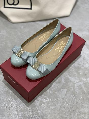 Fortok Salvatore Ferragamo Varina ballet flats Patent Leather Light Sage Green