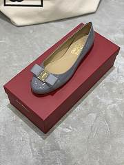 Fortok Salvatore Ferragamo Varina ballet flats Patent Leather Grey - 4