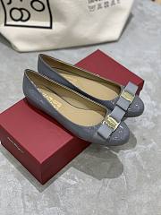 Fortok Salvatore Ferragamo Varina ballet flats Patent Leather Grey - 3