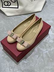 Fortok Salvatore Ferragamo Varina ballet flats Patent Leather Beige - 1