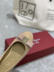 Fortok Salvatore Ferragamo Varina ballet flats Patent Leather Beige - 5