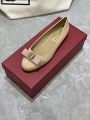 Fortok Salvatore Ferragamo Varina ballet flats Patent Leather Beige - 4