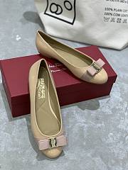 Fortok Salvatore Ferragamo Varina ballet flats Patent Leather Beige - 2