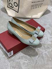 Fortok Salvatore Ferragamo Varina Ballet FLats 3.5cm Patent Leather Light Sage Green - 6