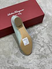 Fortok Salvatore Ferragamo Varina Ballet FLats 3.5cm Patent Leather Light Sage Green - 4