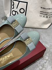 Fortok Salvatore Ferragamo Varina Ballet FLats 3.5cm Patent Leather Light Sage Green - 3