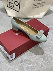 Fortok Salvatore Ferragamo Varina Ballet FLats 3.5cm Patent Leather Light Sage Green - 2