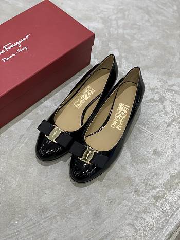 Fortok Salvatore Ferragamo Varina Ballet FLats 3.5cm Patent Leather Black
