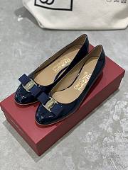 Fortok Salvatore Ferragamo Varina Ballet FLats 3.5cm Patent Leather Navy Blue - 1