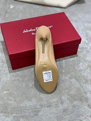 Fortok Salvatore Ferragamo Varina Ballet Heels 7cm Patent Leather Beige - 6