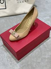 Fortok Salvatore Ferragamo Varina Ballet Heels 7cm Patent Leather Beige - 4