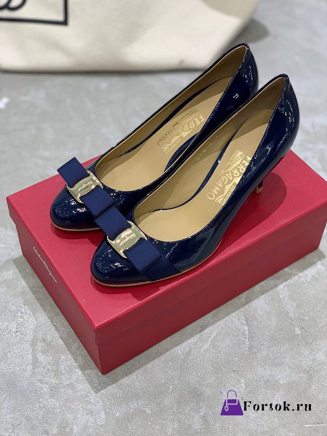 Fortok Salvatore Ferragamo Varina Ballet Heels 7cm Patent Leather Navy Blue - 1