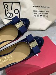 Fortok Salvatore Ferragamo Varina Ballet Heels 7cm Patent Leather Navy Blue - 3