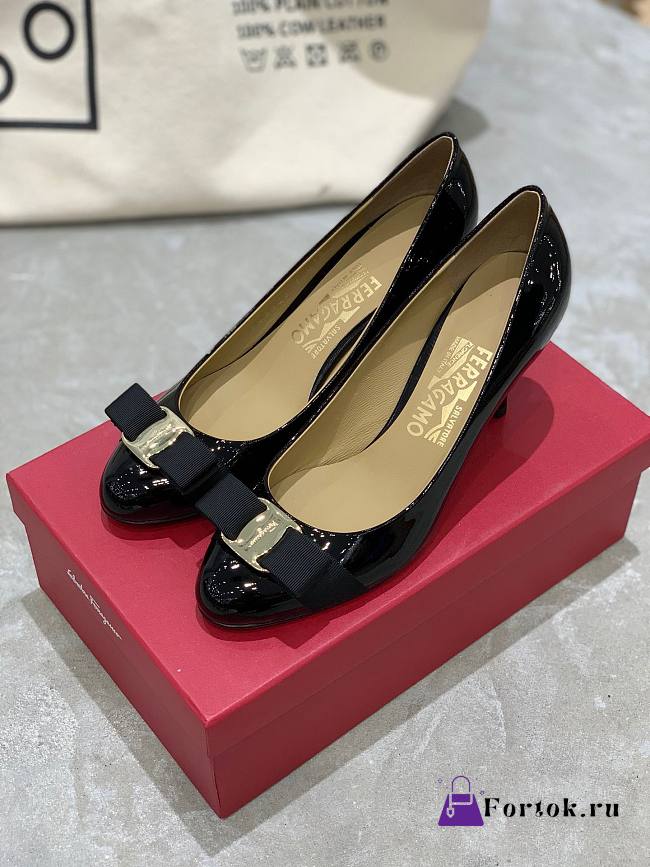 Fortok Salvatore Ferragamo Varina Ballet Heels 7cm Patent Leather Black - 1