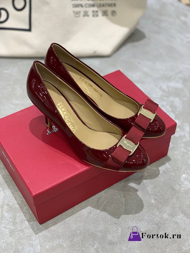 Fortok Salvatore Ferragamo Varina Ballet Heels 7cm Patent Leather Burgundy - 1