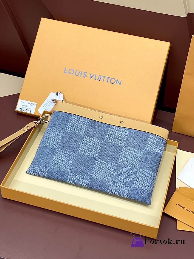 Fortok Louis Vuitton Pochette To-Go Monogram Washed Denim 30x21.5x1cm - 1