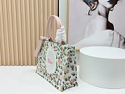 Fortok Dior Medium Dior Book Tote with Strap White Multicolor Daisy Garden Embroidery with Dior Médaillon 36*27*16cm - 5