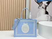 Fortok Dior Medium Dior Book Tote with Strap Celestial Blue Dior Oblique Embroidery with White Lace and Dior Médaillon 36*27*16cm - 1