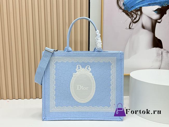 Fortok Dior Large Dior Book Tote with Strap Celestial Blue Dior Oblique Embroidery with White Lace and Dior Médaillon 41*14*32cm - 1