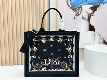 Fortok Dior Dioramour Large Dior Book Tote with Strap Black Multicolor Revolution Flowers Embroidery 41*14*32cm