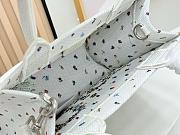 Fortok Dior Dioramour Small Dior Book Tote with Strap White Multicolor Revolution Flowers Embroidery 26*8*22cm - 3