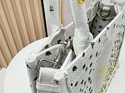 Fortok Dior Small Book Tote with Strap Buttercup Dior Embroidery and White Dior Médaillon 26*8*22cm - 3