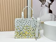 Fortok Dior Medium Book Tote with Strap Buttercup Dior Embroidery and White Dior Médaillon 36*27*16cm - 4