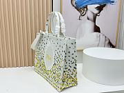 Fortok Dior Large Book Tote with Strap Buttercup Dior Embroidery and White Dior Médaillon 41*14*32cm - 2