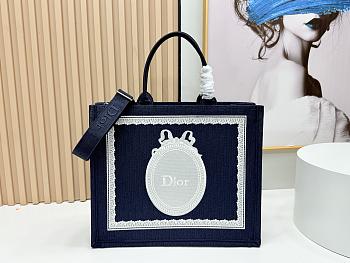 Fortok Dior Large Dior Book Tote with Strap Blue Dior Oblique Embroidery with White Lace and Dior Médaillon 41*14*32cm