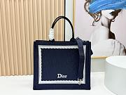 Fortok Dior Large Dior Book Tote with Strap Blue Dior Oblique Embroidery with White Lace and Dior Médaillon 41*14*32cm - 4