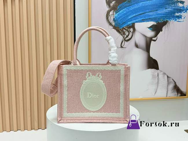 Fortok Dior Small Book Tote with Strap Celestial Pink Dior Oblique Embroidery with White Lace and Dior Médaillon 26*8*22cm - 1