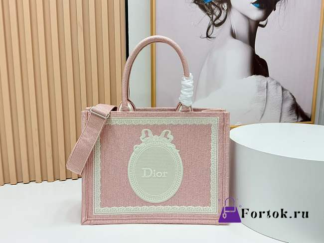 Fortok Dior Medium Book Tote with Strap Celestial Pink Dior Oblique Embroidery with White Lace and Dior Médaillon 36*27*16cm - 1