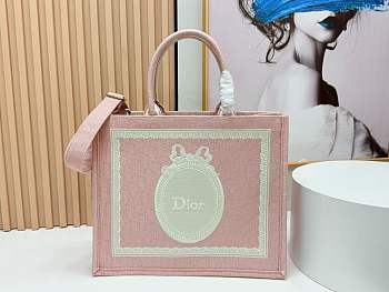 Fortok Dior Large Book Tote with Strap Celestial Pink Dior Oblique Embroidery with White Lace and Dior Médaillon 41*14*32cm