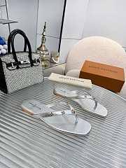 Fortok Louis Vuitton Gaia Flat Thongs Silver - 5