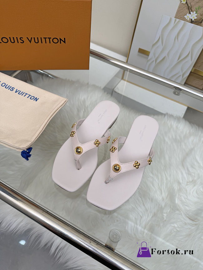 Fortok Louis Vuitton Gaia Flat Thongs Light Pink - 1