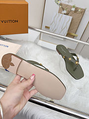 Fortok Louis Vuitton Gaia Flat Thongs Olvie Green - 4