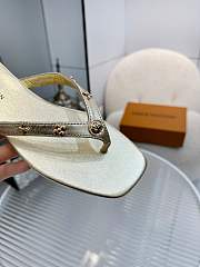 Fortok Louis Vuitton Gaia Flat Thongs Gold - 3