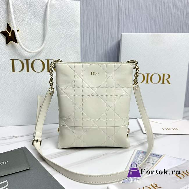 Fortok Dior Small Vertical Dior Trianon Bag Chain Latte Flat Macrocannage Lambskin 18 x 21 x 7cm - 1