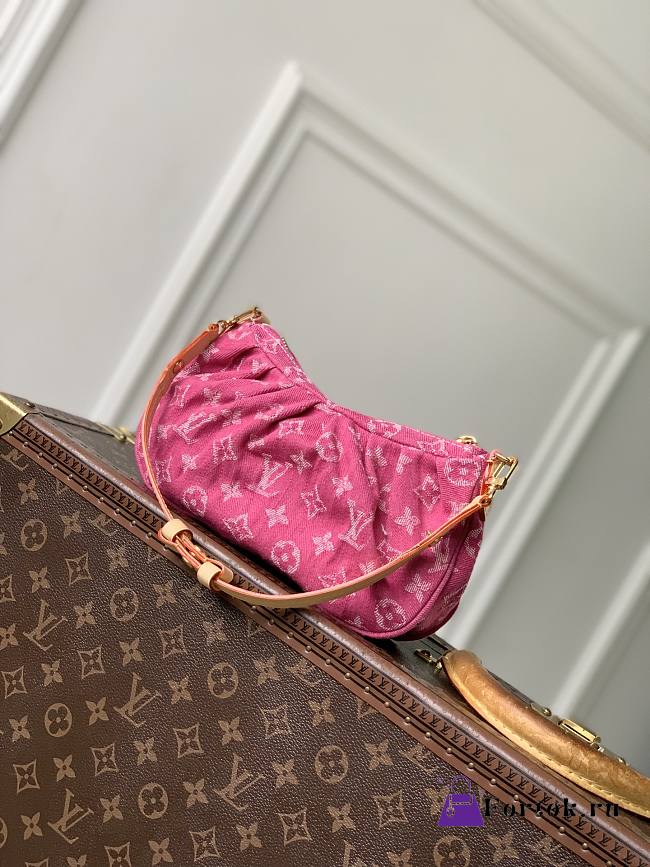 Fortok Louis Vuitton Pochette Valley Monogram Denim Fuchsia 21 x 15 x 7cm - 1