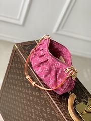 Fortok Louis Vuitton Pochette Valley Monogram Denim Fuchsia 21 x 15 x 7cm - 3