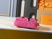 Fortok Louis Vuitton Pochette Accessoire Cargo Monogram Fuchisa 23.5 x 14 x 3cm - 4