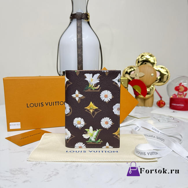 Fortok Louis Vuitton Spring 2026 Collection Passport Cover Monogram Flowers Canvas 10*2.5*14cm - 1