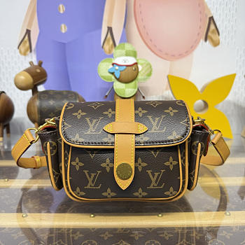 Fortok Louis Vuitton Cargo Wearable Wallet 23 x 14 x 10 cm