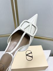 Fortok Valentino Garavani VLogo Signature T-strap pumps White 6.5cm - 2